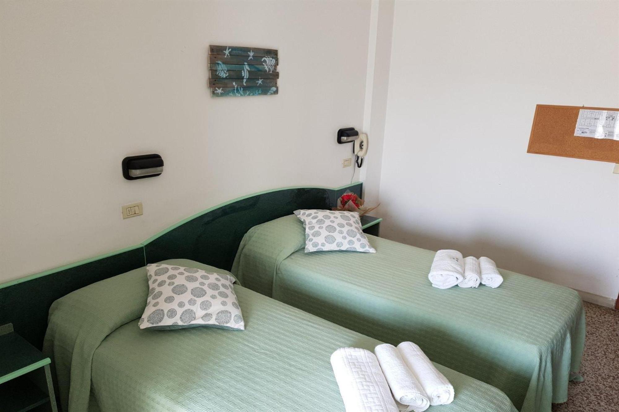 Hotel Concordia Palace Rimini Bagian luar foto